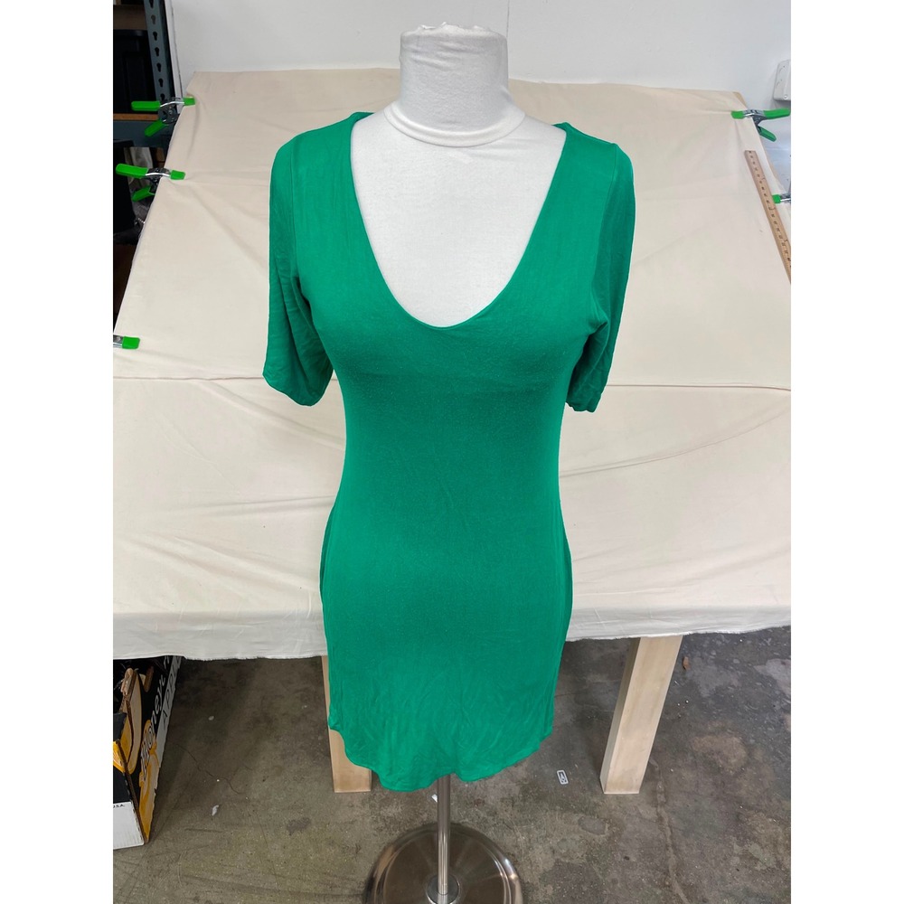 Vibrant Kelly Green V-Neck Bodycon Mini Dress Short Sleeve Stretch Knit
